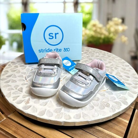 Stride Rite  Notchah Silver Sneakers Toddler Girls Size 5M Wide Fit NIB - Picture 3 of 12